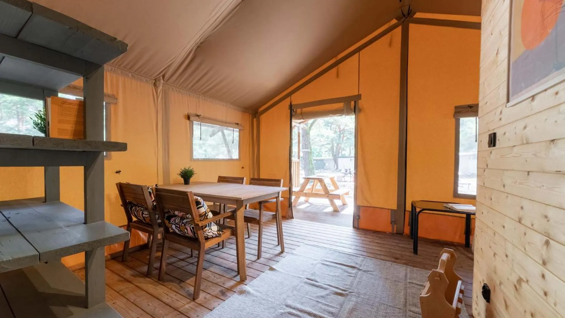 キャンプ場 Camp Bursztynowy Las グダニスク