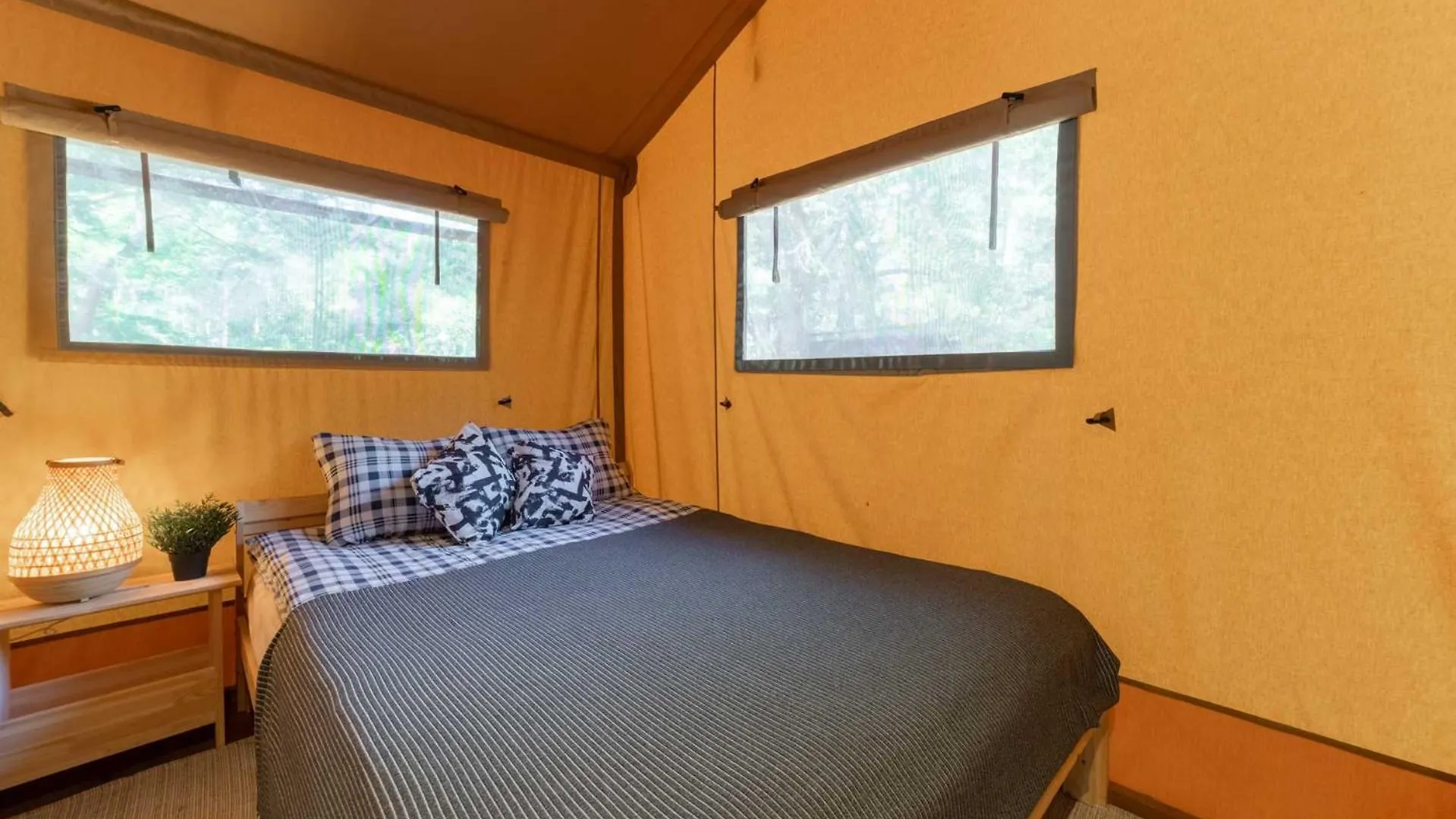 キャンプ場 Camp Bursztynowy Las グダニスク